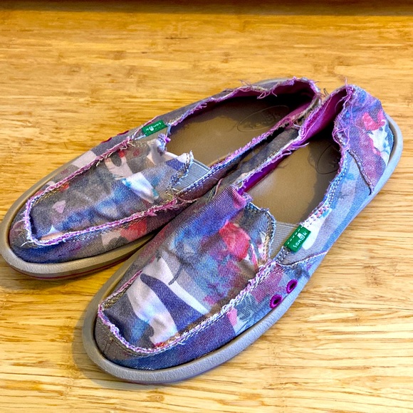 Sanuk Shoes - 🆕 Sanuk Camo Sidewalk Surfer Loafers